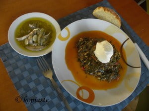 Spanakoryzo spinach and rice with yoghurt